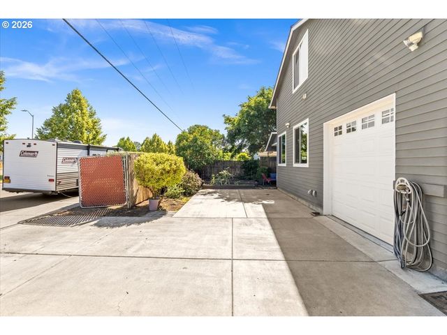 542 Ne 14TH Ave, Hillsboro, OR 97124