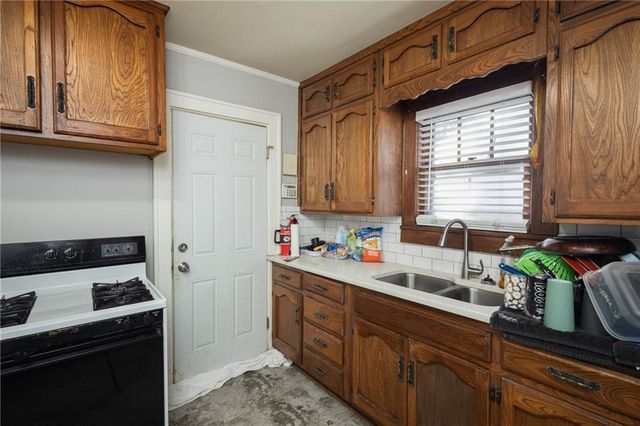 435 N Hardesty Avenue, Kansas City, MO 64123