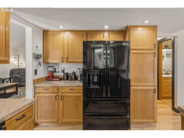 230 VALLEY Way, Woodland, WA 98674