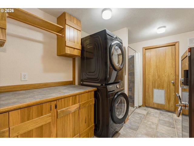 230 VALLEY Way, Woodland, WA 98674