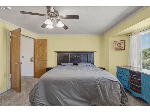 230 VALLEY Way, Woodland, WA 98674