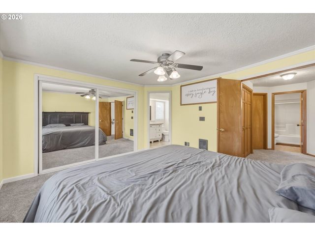 230 VALLEY Way, Woodland, WA 98674