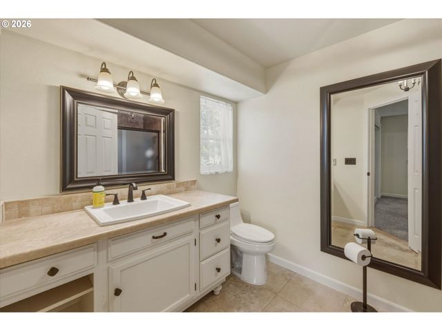 230 VALLEY Way, Woodland, WA 98674