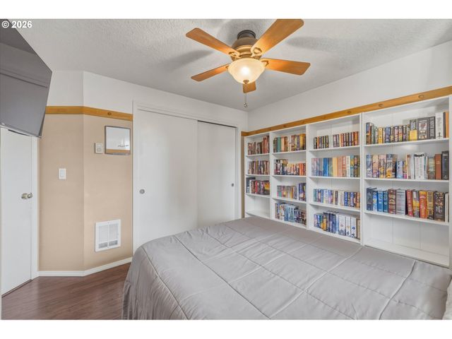 230 VALLEY Way, Woodland, WA 98674