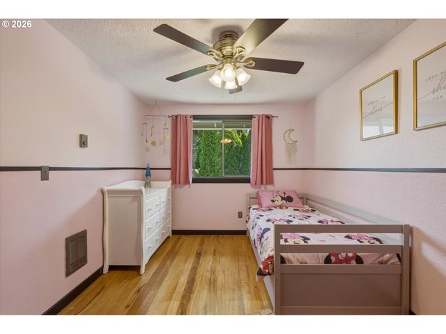 230 VALLEY Way, Woodland, WA 98674