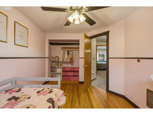 230 VALLEY Way, Woodland, WA 98674