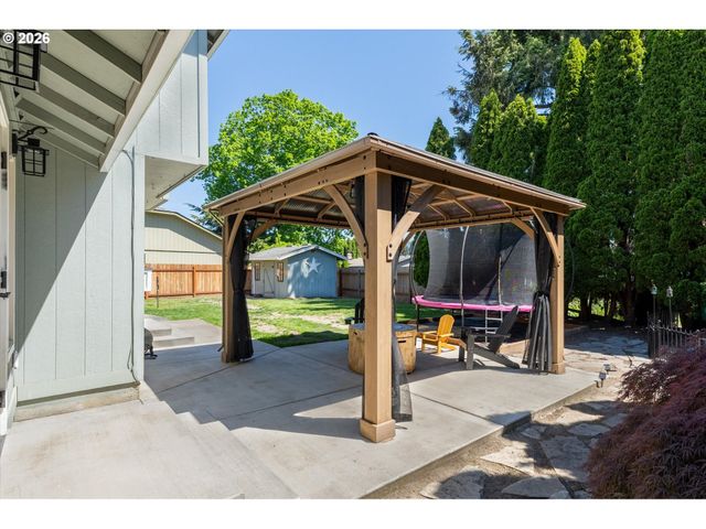 230 VALLEY Way, Woodland, WA 98674
