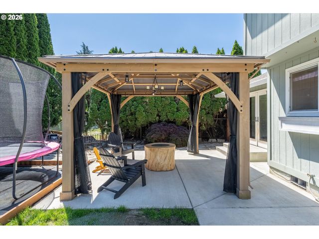 230 VALLEY Way, Woodland, WA 98674