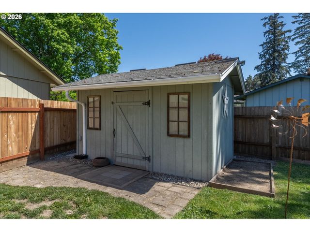 230 VALLEY Way, Woodland, WA 98674