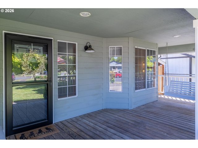 230 VALLEY Way, Woodland, WA 98674