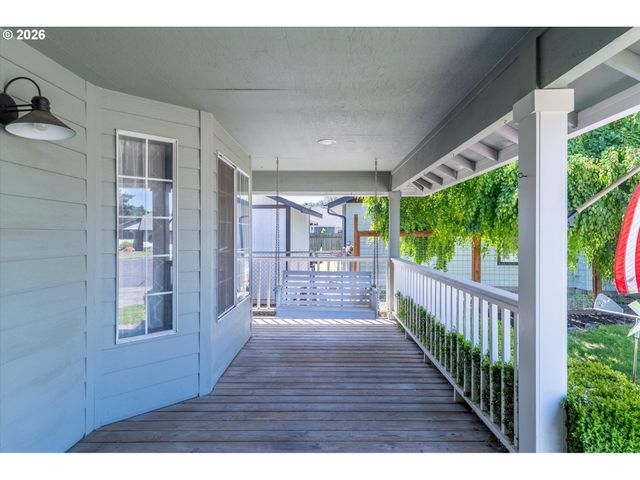 230 VALLEY Way, Woodland, WA 98674