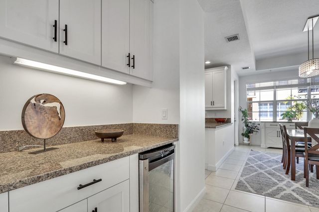 2506 Gardens Pkwy, Palm Beach Gardens, FL 33410