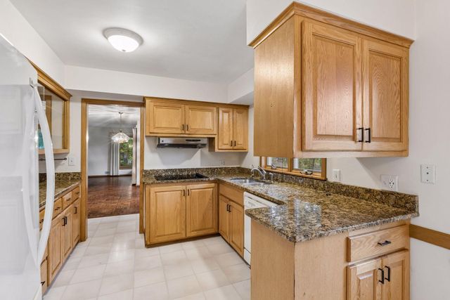 124 Natchez Avenue N, Golden Valley, MN 55422