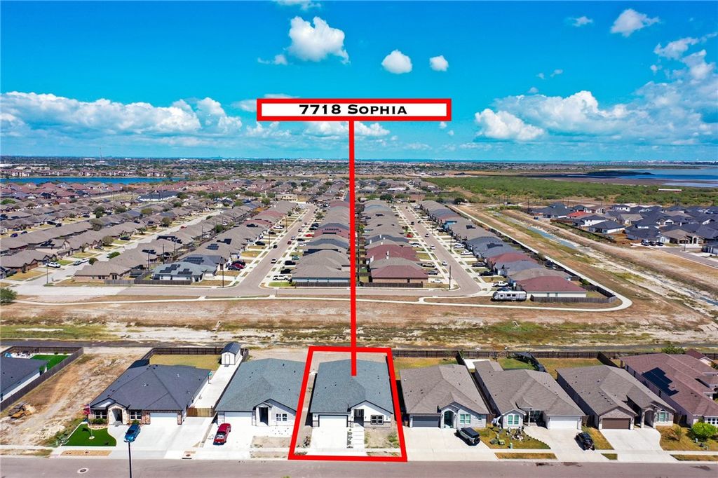 7718 Sophia Dr, Corpus Christi, TX 78414 — photo 2