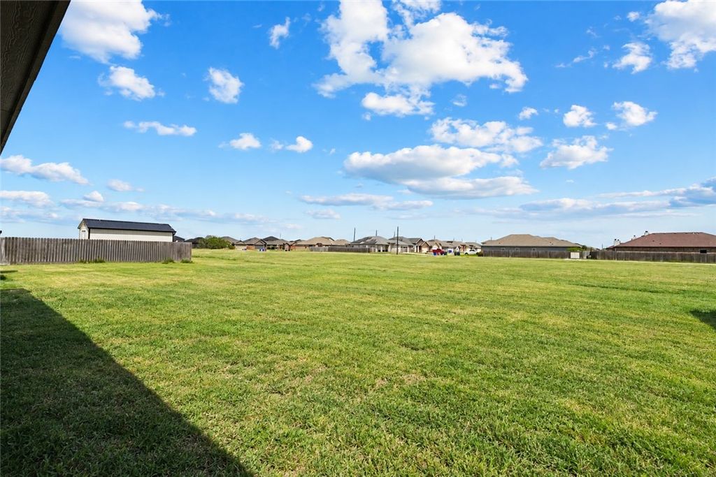7718 Sophia Dr, Corpus Christi, TX 78414 — photo 3