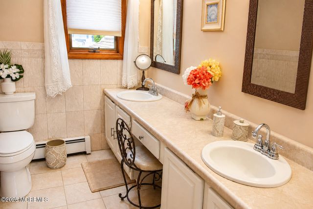 88 Storm Jib Court, Bayville, NJ 08721