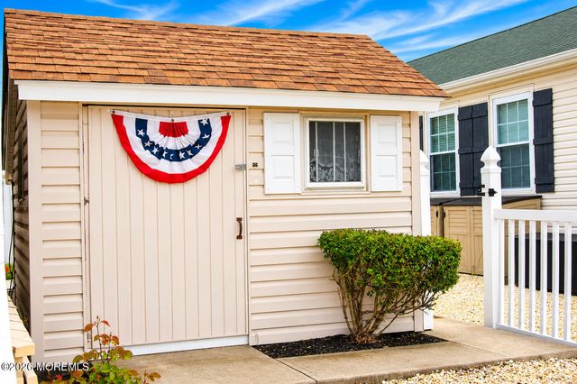 88 Storm Jib Court, Bayville, NJ 08721