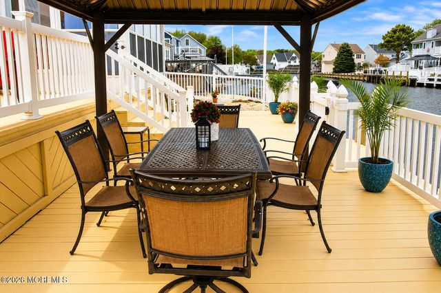 88 Storm Jib Court, Bayville, NJ 08721
