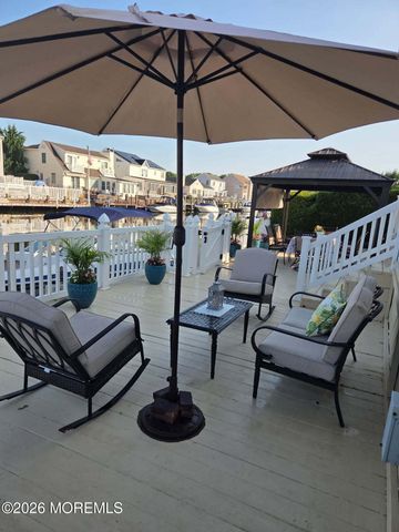 88 Storm Jib Court, Bayville, NJ 08721