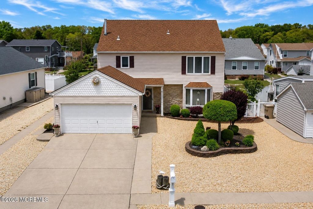88 Storm Jib Court, Bayville, NJ 08721