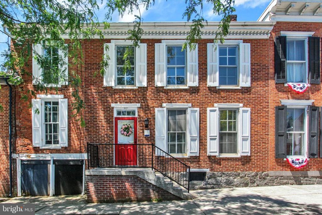 317 BALTIMORE ST, Gettysburg, PA 17325