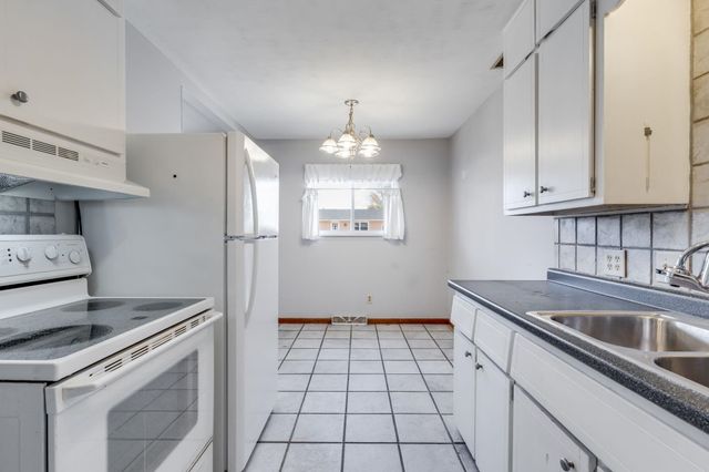 3314 S Gow St, Wichita, KS 67217