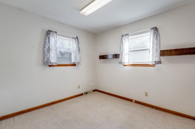 3314 S Gow St, Wichita, KS 67217