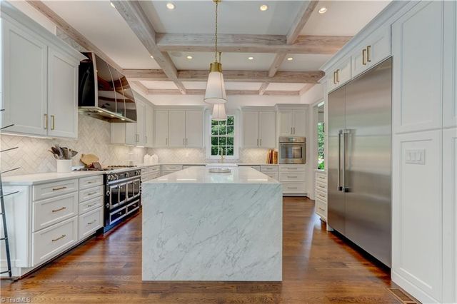 1 Captains Point, Greensboro, NC 27455