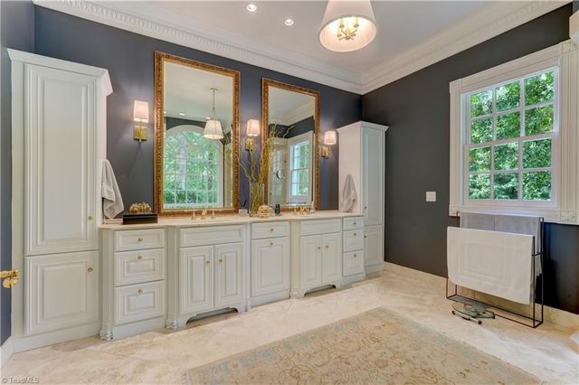 1 Captains Point, Greensboro, NC 27455