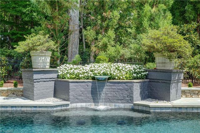 1 Captains Point, Greensboro, NC 27455