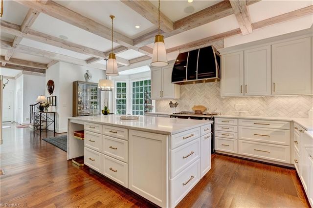 1 Captains Point, Greensboro, NC 27455