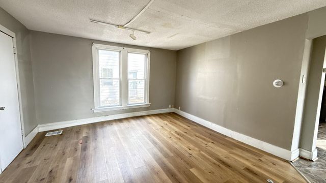 930 Albemarle Street, Saint Paul, MN 55117