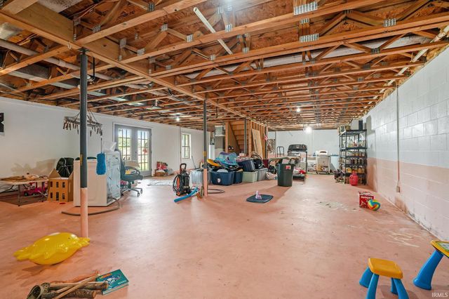 15981 County Road 22, Middlebury, IN 46540