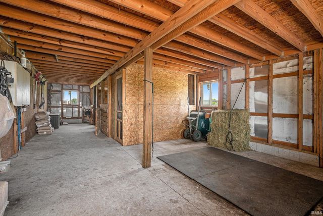 15981 County Road 22, Middlebury, IN 46540