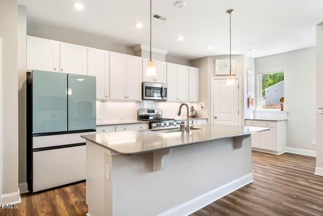 199 Deardom Way, Chapel Hill, NC 27516