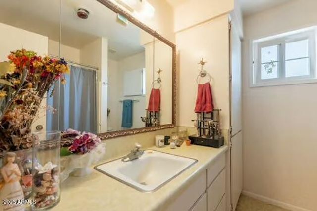 6449 E DES MOINES Street, Mesa, AZ 85205