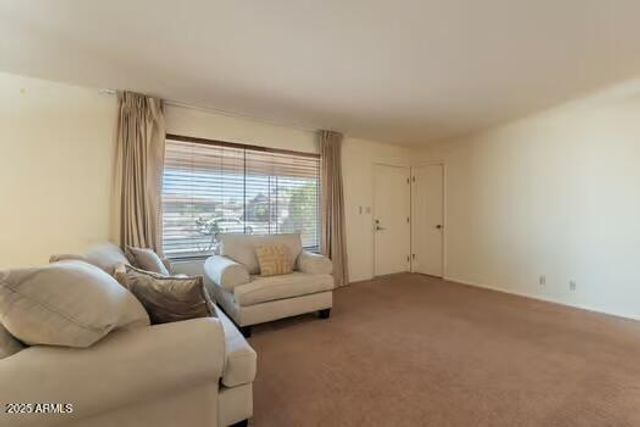 6449 E DES MOINES Street, Mesa, AZ 85205