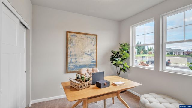 582 Withers Ct SE, Albany, OR 97322