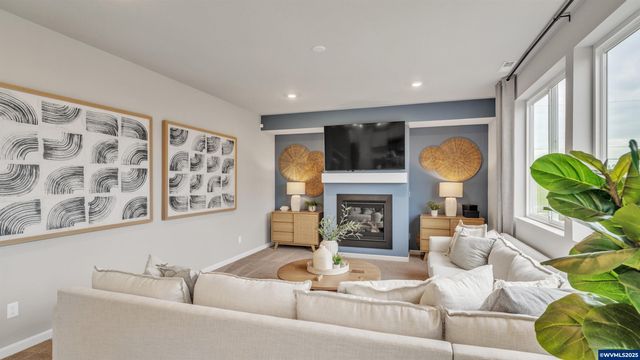 582 Withers Ct SE, Albany, OR 97322