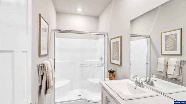 582 Withers Ct SE, Albany, OR 97322