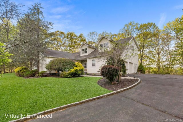 3 Heidi Lane, Mount Sinai, NY 11766