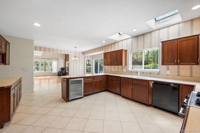3 Heidi Lane, Mount Sinai, NY 11766