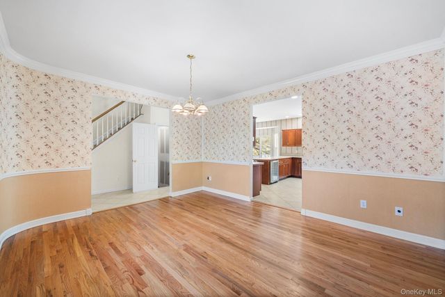 3 Heidi Lane, Mount Sinai, NY 11766
