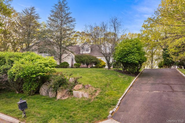 3 Heidi Lane, Mount Sinai, NY 11766