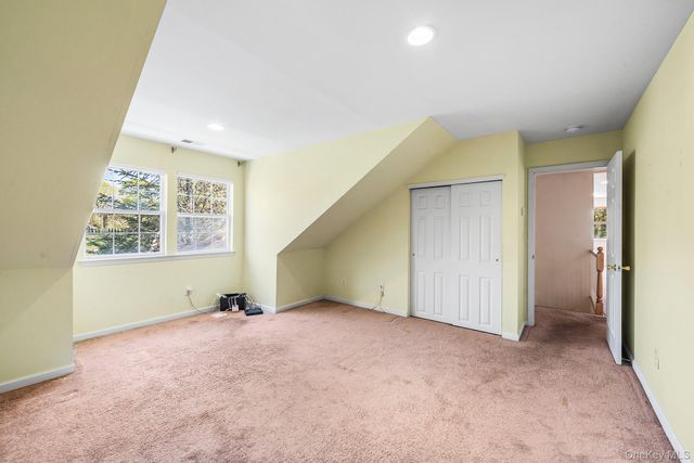 3 Heidi Lane, Mount Sinai, NY 11766