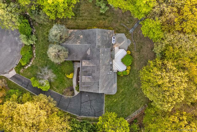 3 Heidi Lane, Mount Sinai, NY 11766