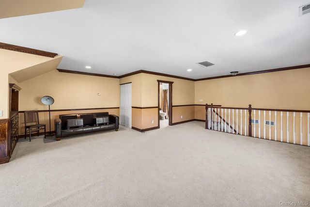 3 Heidi Lane, Mount Sinai, NY 11766