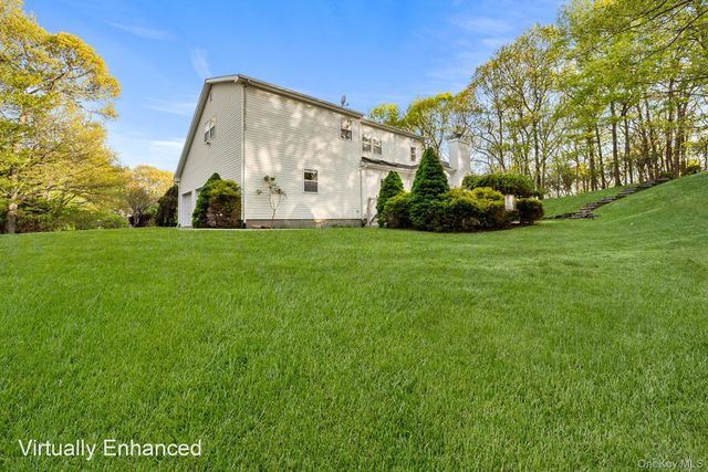 3 Heidi Lane, Mount Sinai, NY 11766