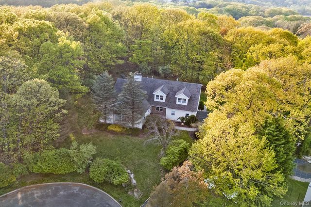 3 Heidi Lane, Mount Sinai, NY 11766