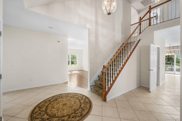 3 Heidi Lane, Mount Sinai, NY 11766